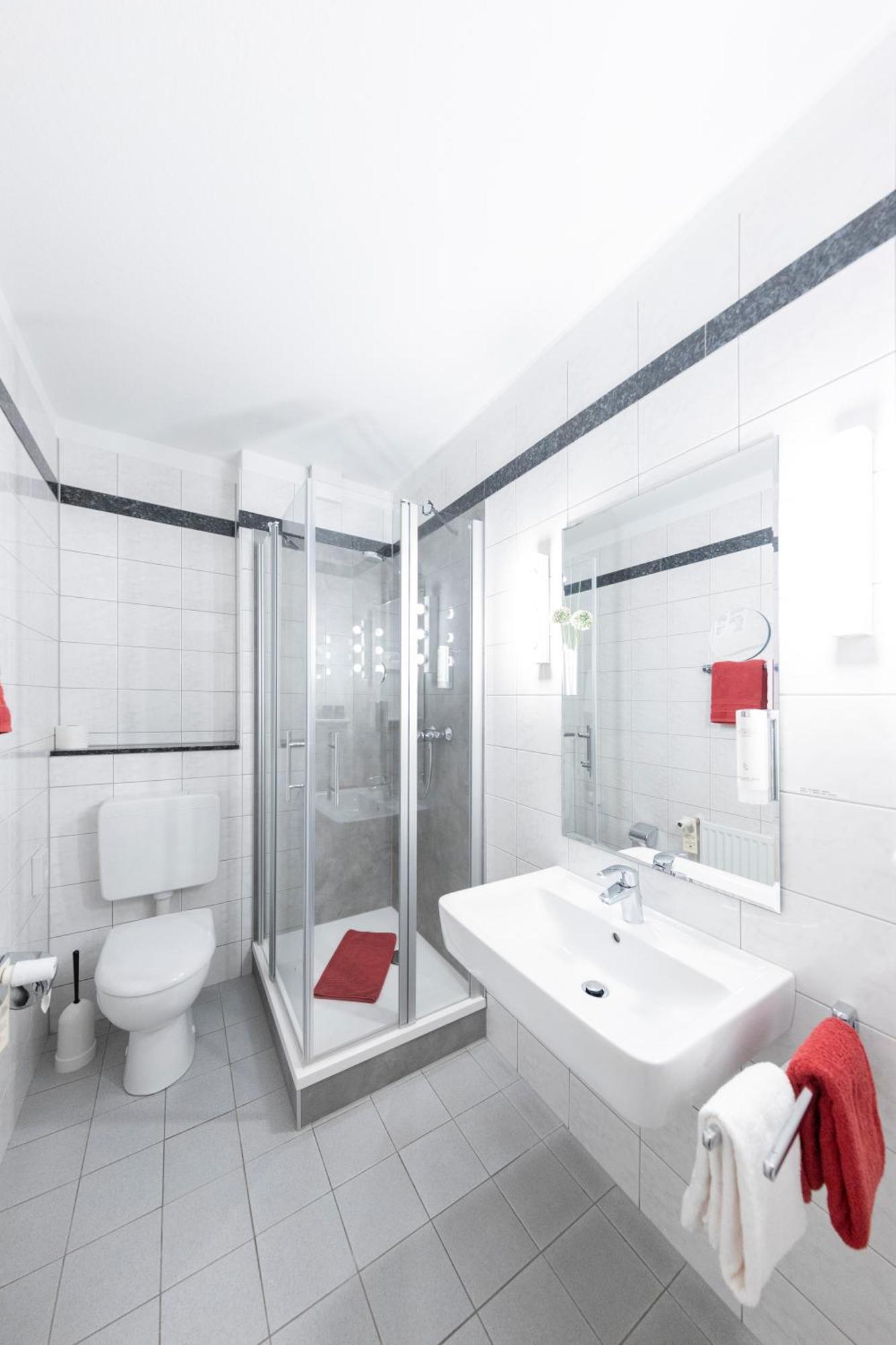 Hotel Reichshof Garni Шверте Екстер'єр фото