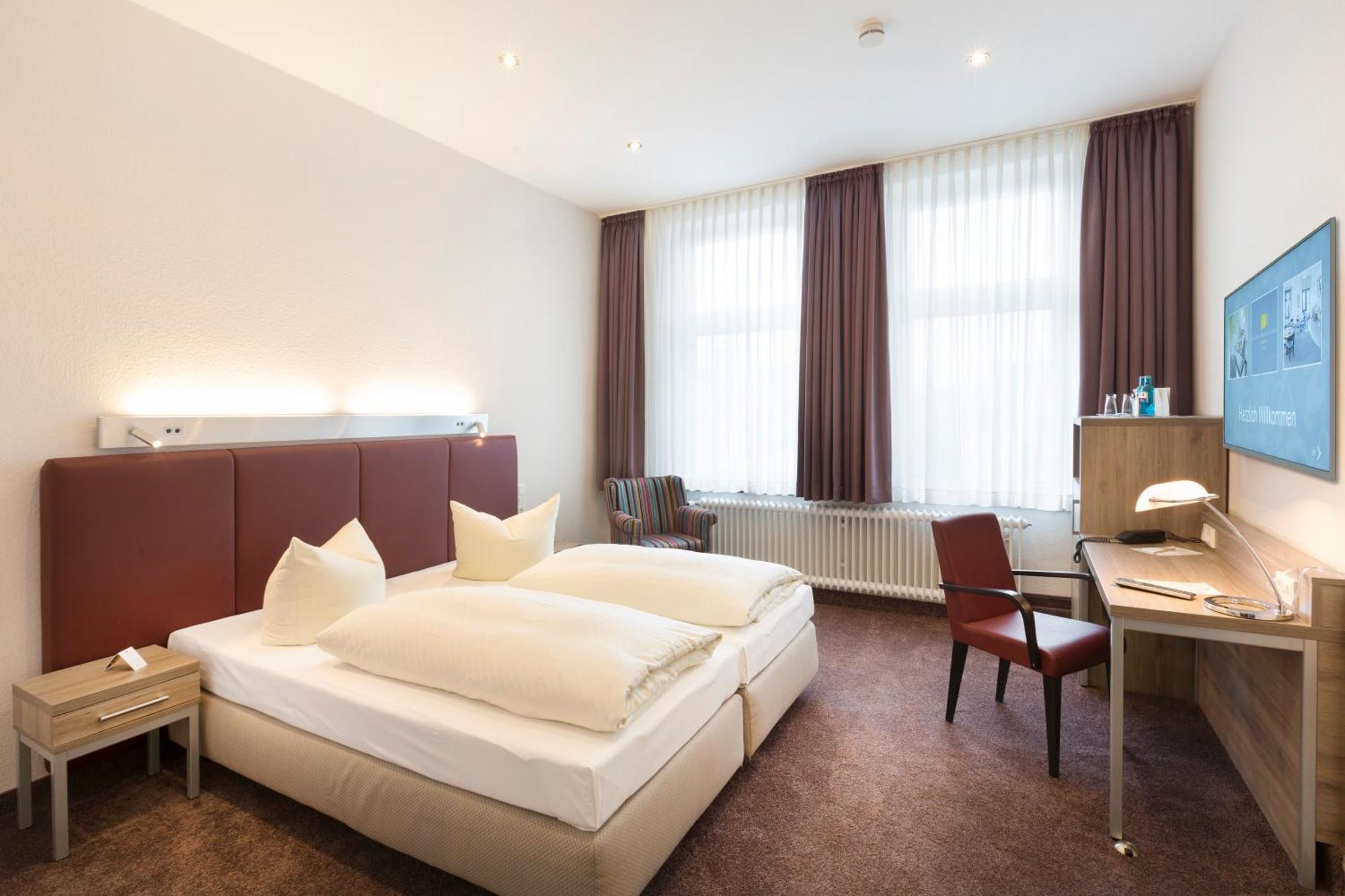 Hotel Reichshof Garni Шверте Екстер'єр фото